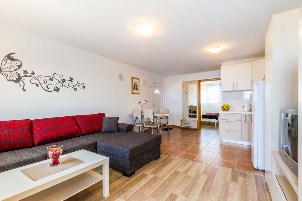 Apartments Bregovec Maslenica view 5
