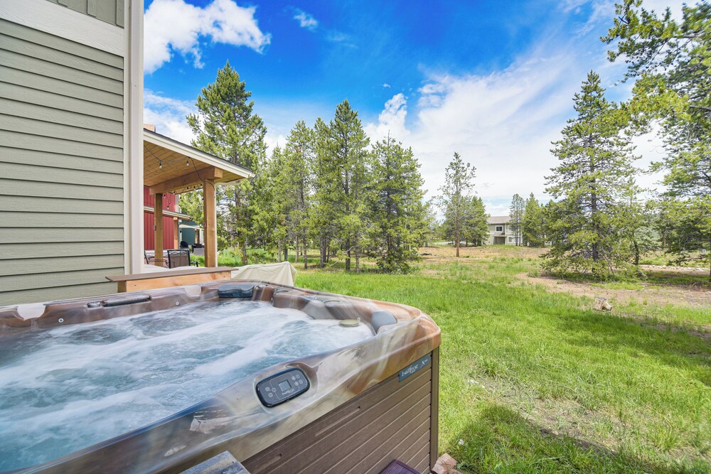 Central Fraser Vacation Rental w/ Private Hot Tub!