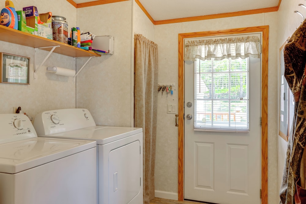 Tallman Lake Access: Family-friendly Home w/ Dock!