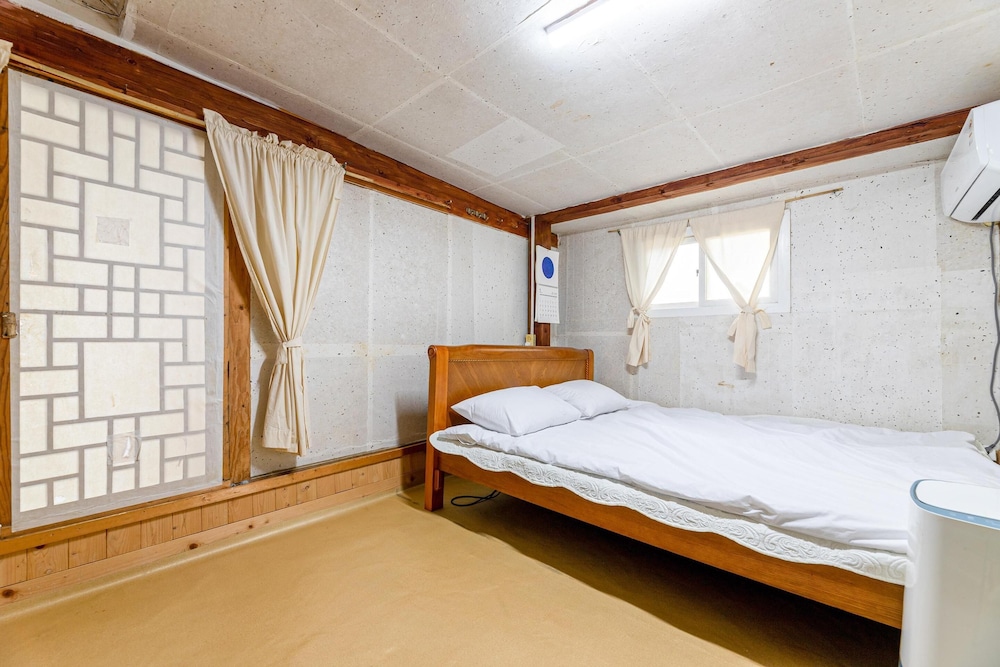 Gyeongju Seokgulam Pension view 2