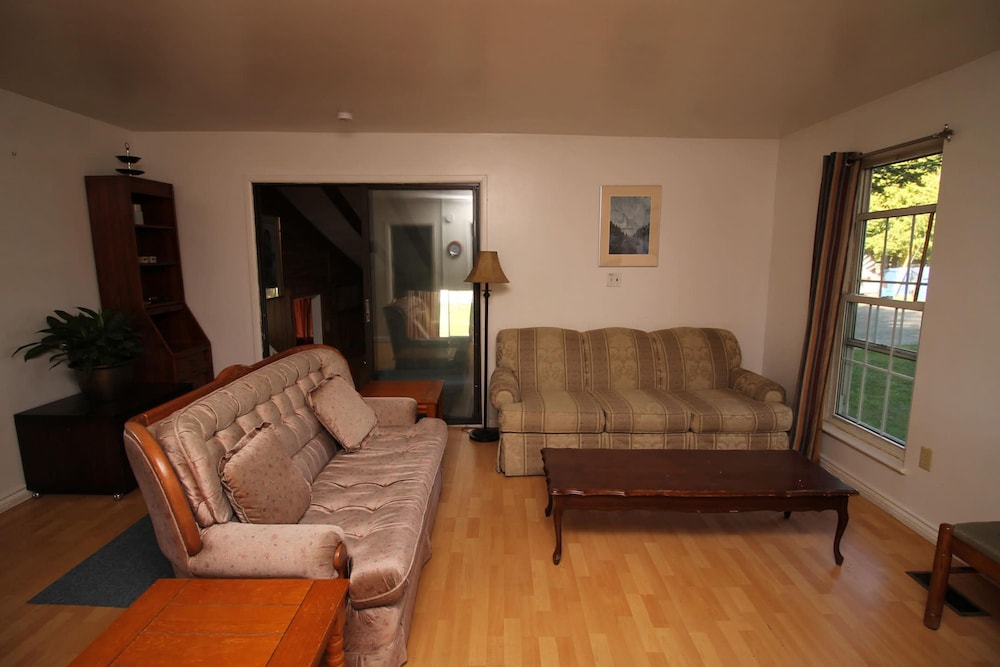 3 Bdrm Country Cottage - Main House - Rosewood Cottages