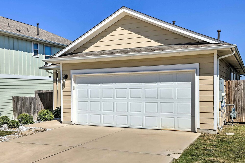 Family Home w/ Fenced Yard in Austin Suburbs!