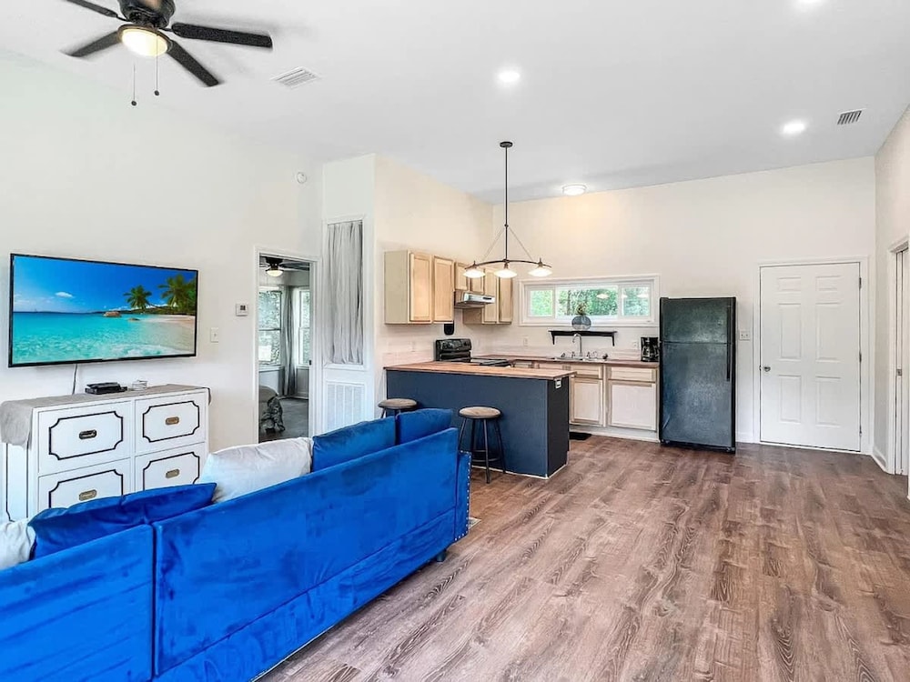 Charming Back House Min From Shopping Beaches