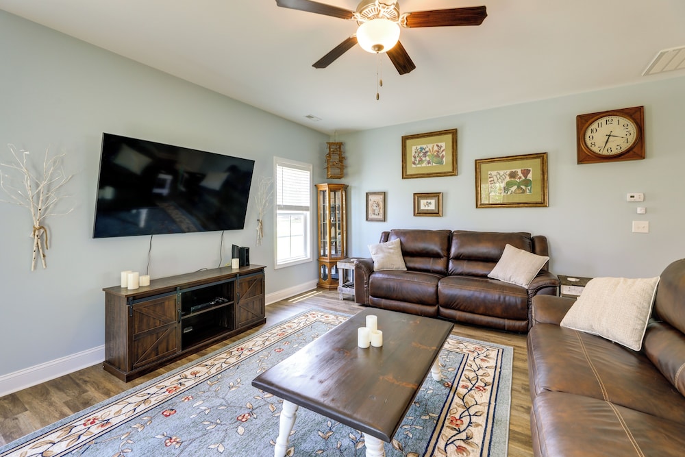 Holly Ridge Vacation Rental ~ 5 Mi to Beach