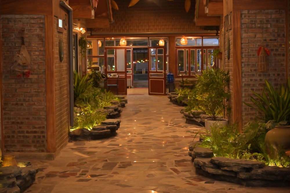 TamCoc Moon An Bungalow & Cafe