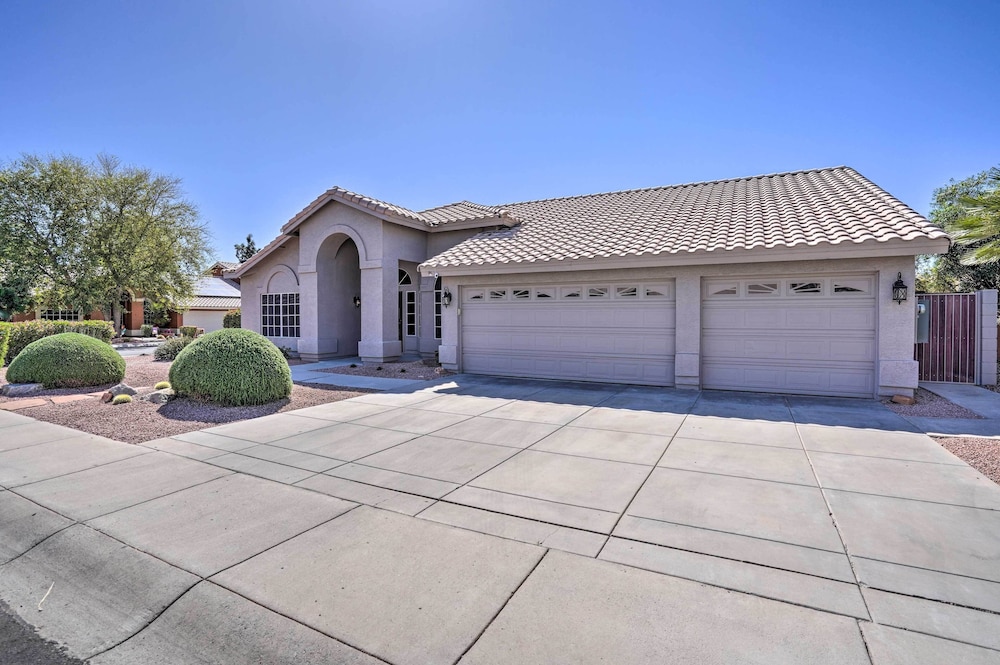 Pool, Putting Green & Furnished Patio: Phoenix Gem view 4
