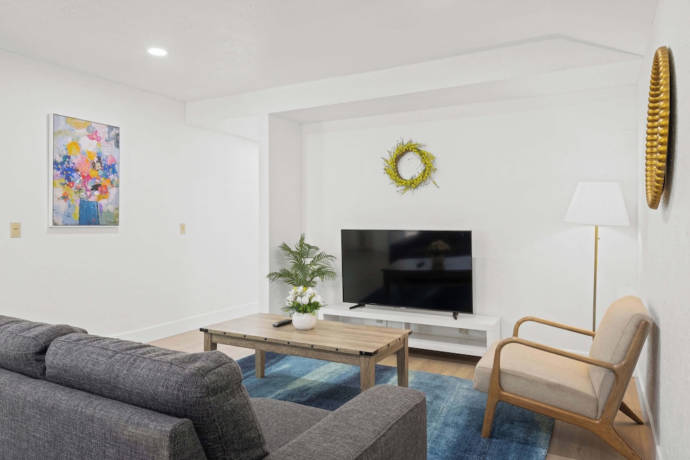 @ Marbella Lane - Modern Cabin-style 2BR Home