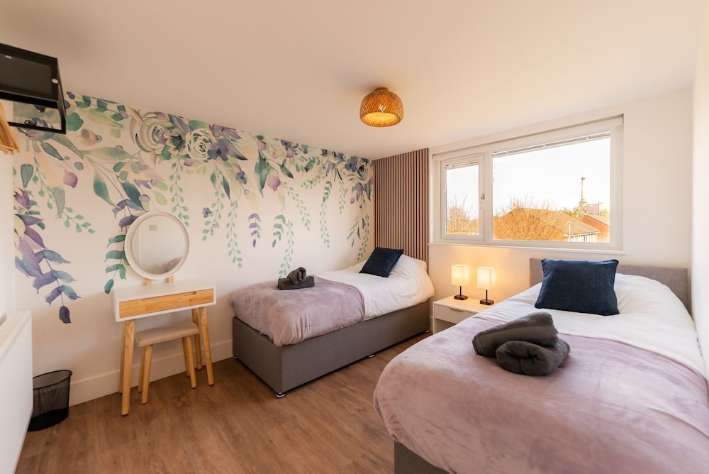 Luxury 8 Bed Home Manchester