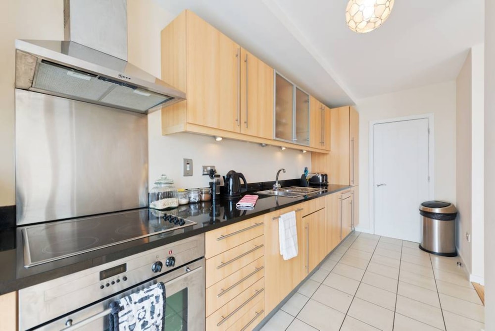 Modern, City Centre 3 Bedroom Apartment