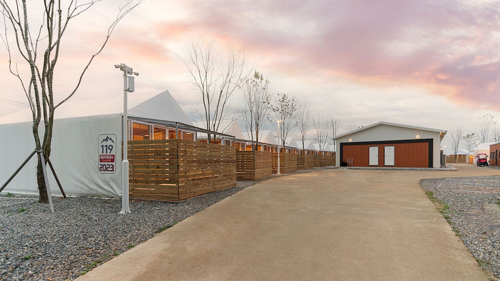 Hwaseong Refresh Glamping & Caravan