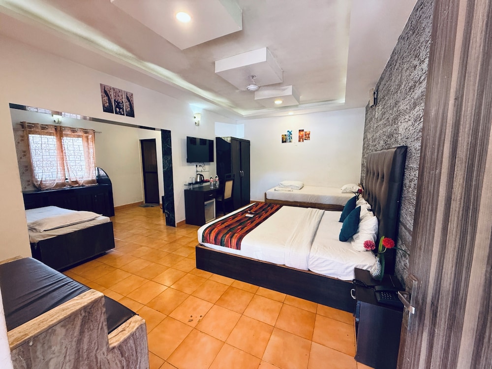 Candolim Sands