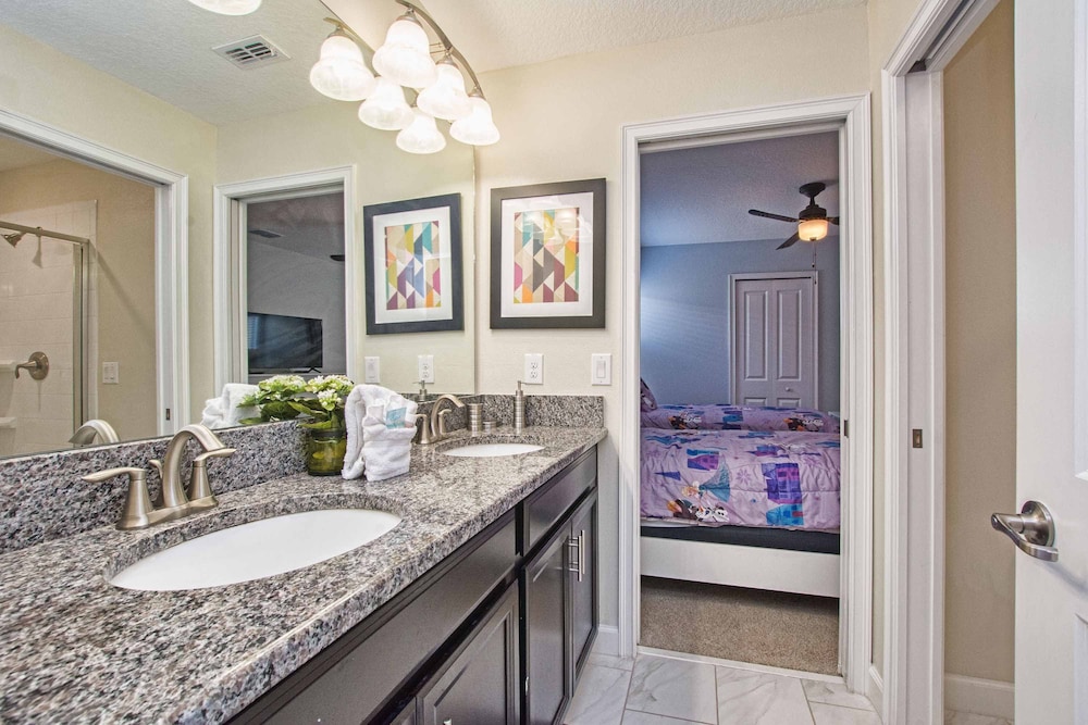 Beautiful Home With Private Pool in Champions Gate