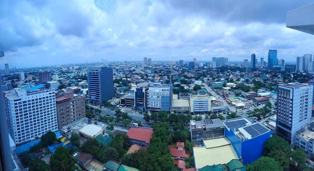 Modern Condo in Quezon City With Private Pool and City Views