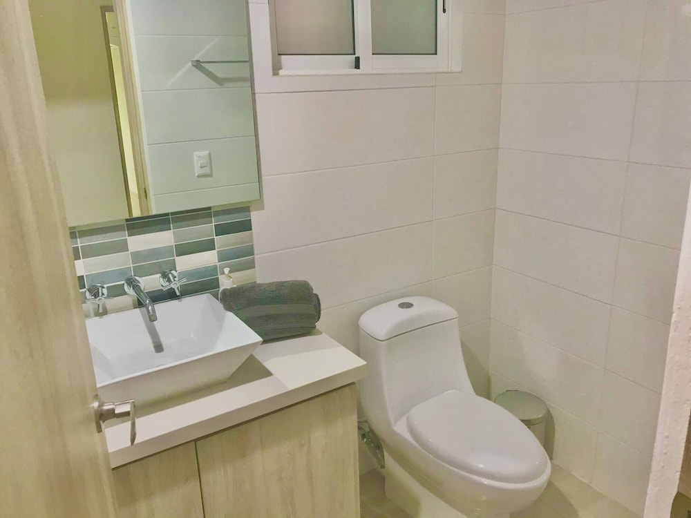 Beautiful Apartment With Pool, gym and Beach Just 80 Meters Walk, Fully Equipped