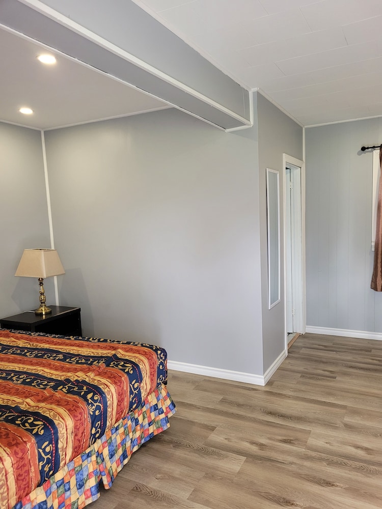 Woodstock Vacations - Eastwood Motel - Property Image 36