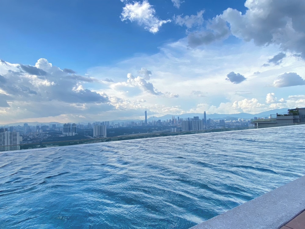 Nidoz Residences Luxury Apartments