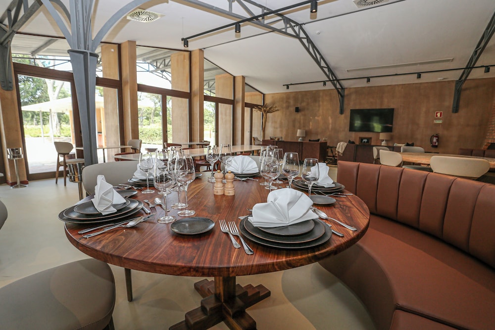 Mumba Lodge by Flow