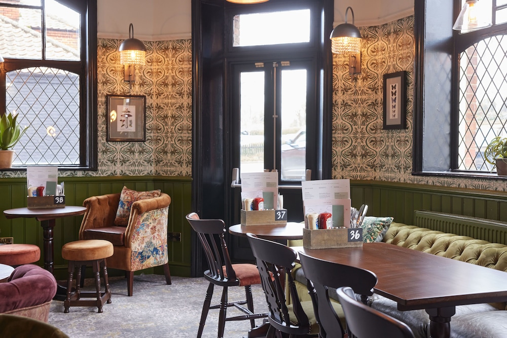 Kings Head Hotel by Greene King Inns