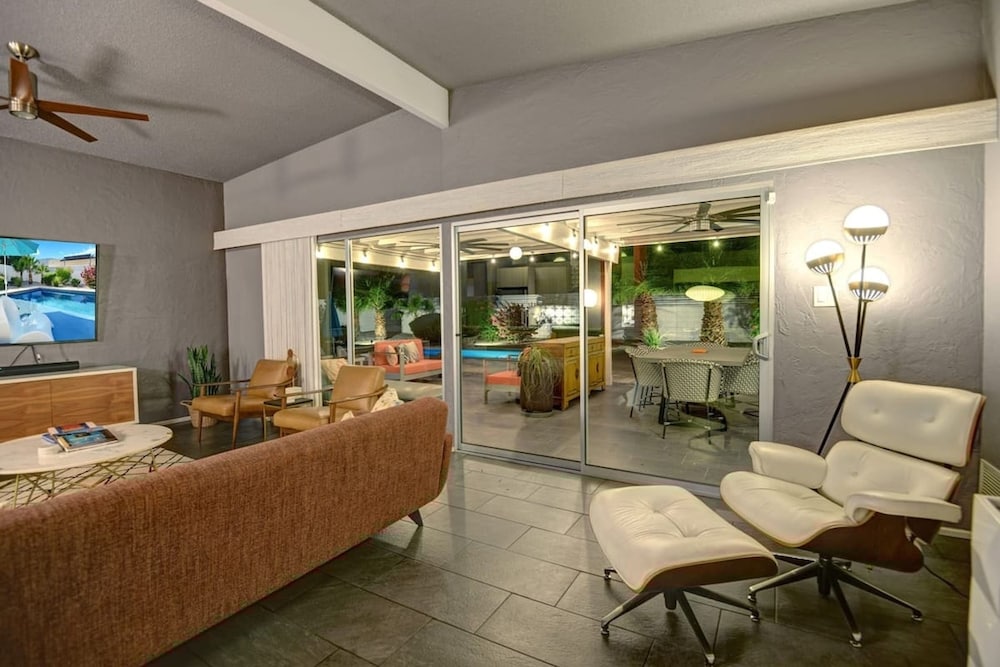 Biskra by Avantstay Classic Palm Springs Getaway W Outdoor Living Pool Permit 4869