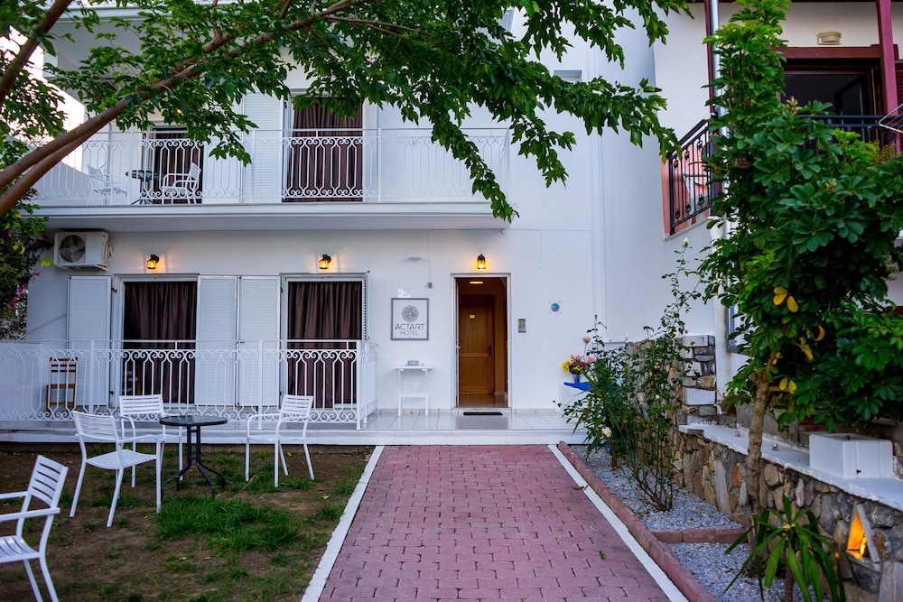 Act Art Skiathos