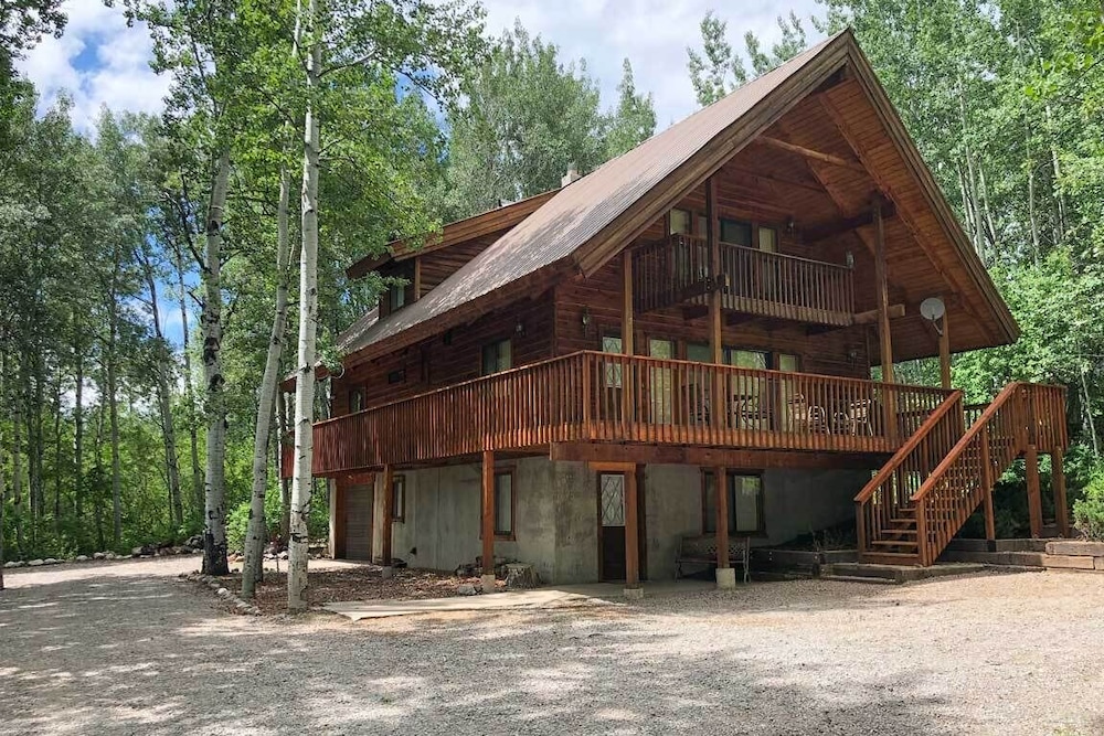 Star Valley Ranch Cabin Getaway: Hot Tub! view 3