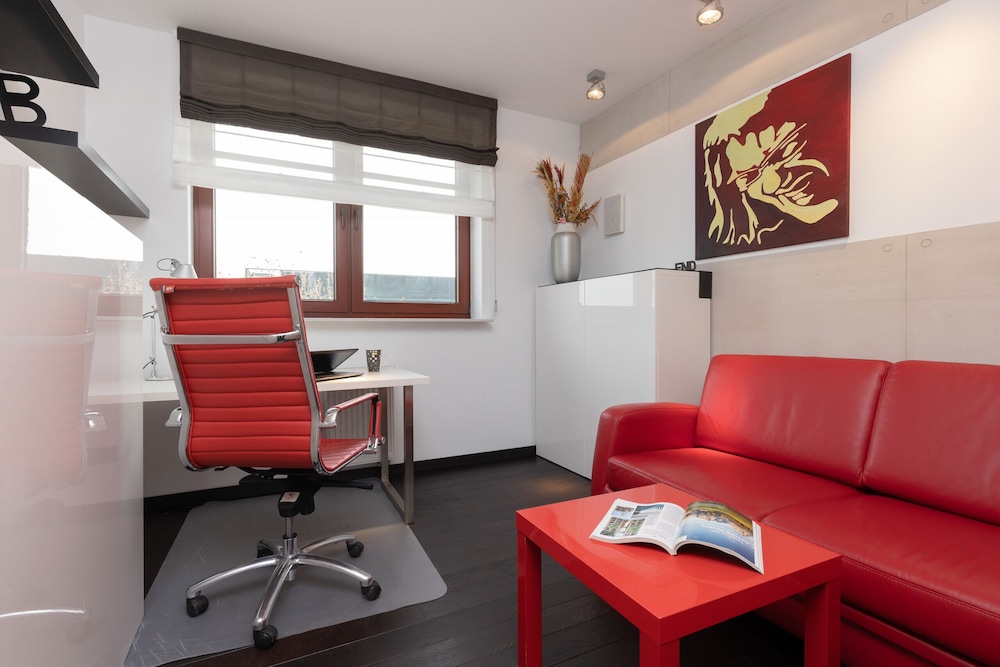 Warsaw Riverside Apartment by Renters view 5
