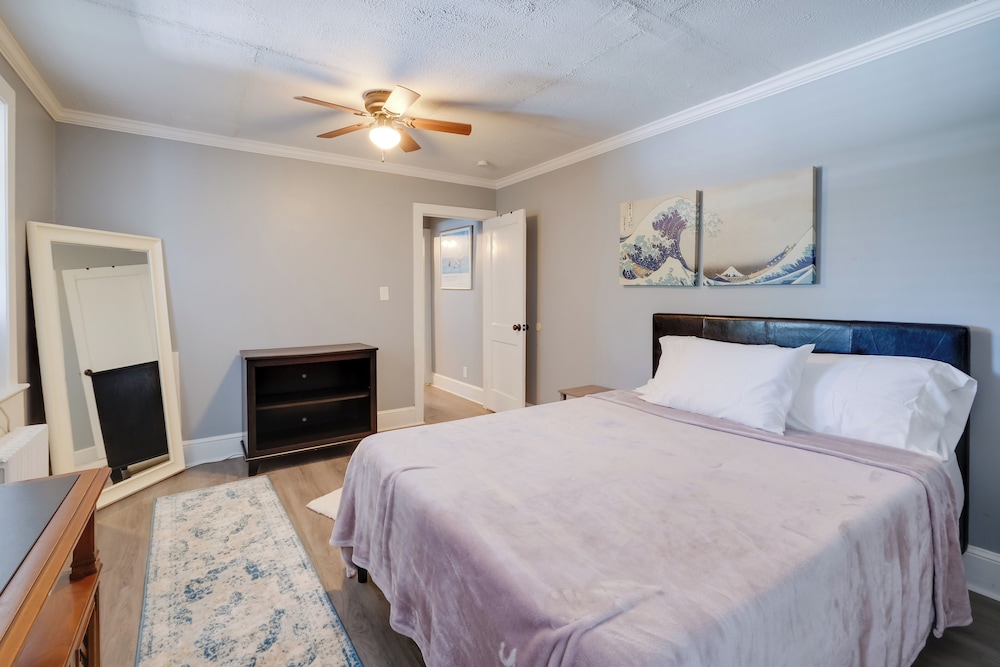 6 Mi to Historic Leesburg: Apt w/ On-site Dining