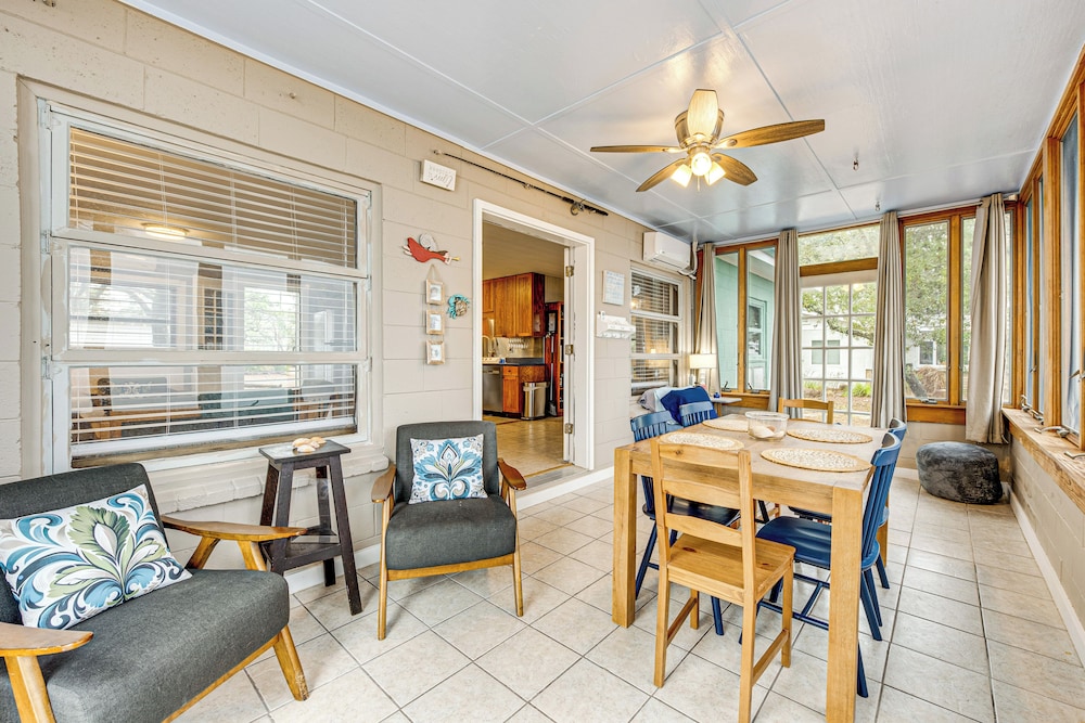 Relax & Refresh: Waterfront Cottage in Panacea