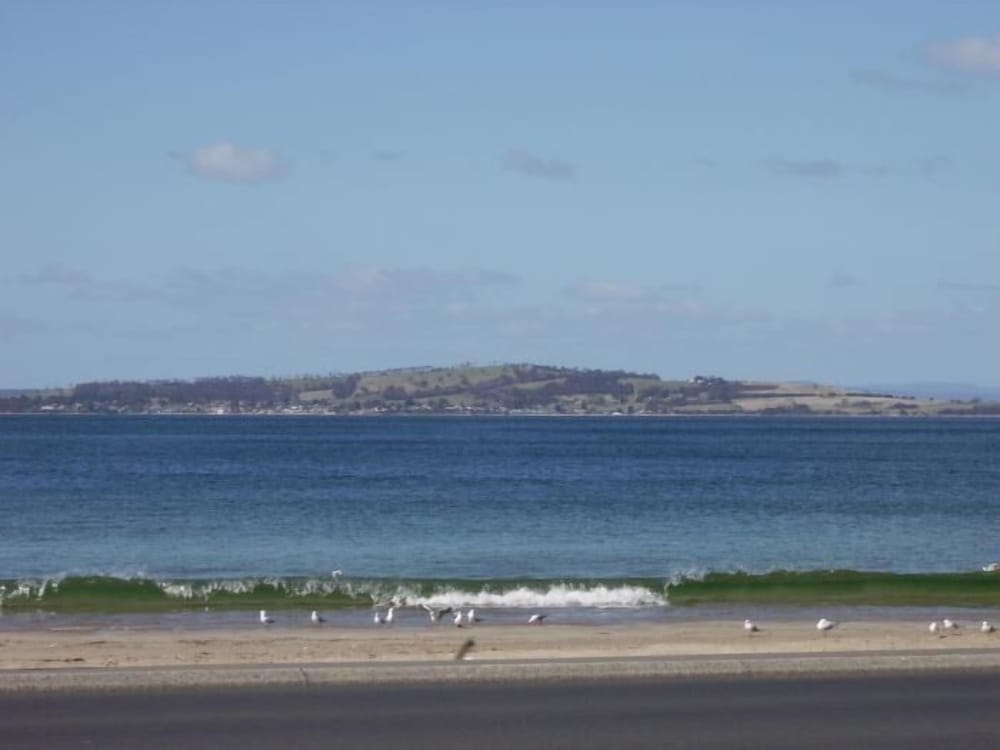 The Esplanade Kingston Beach - Beachfront