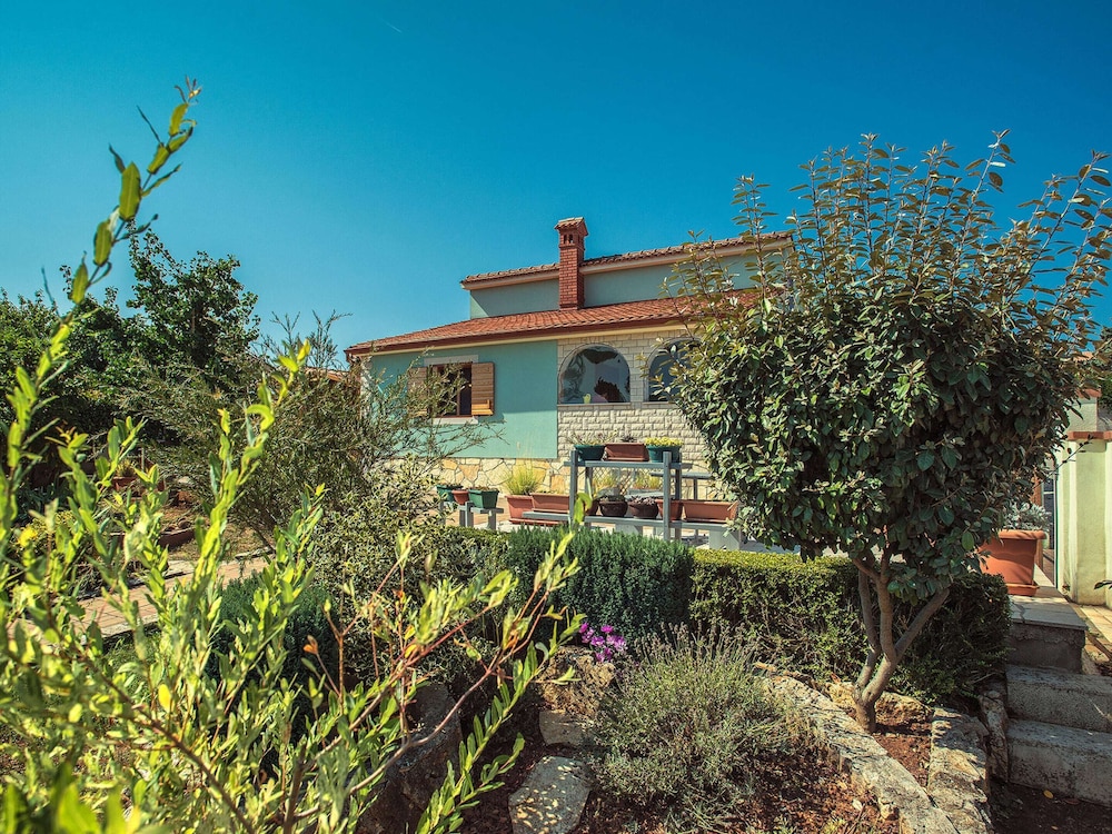 Traditional Holiday Home With Covered Terrace view 5