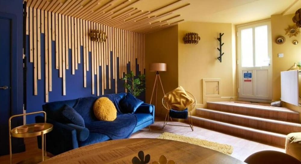 Knightstone Apartment