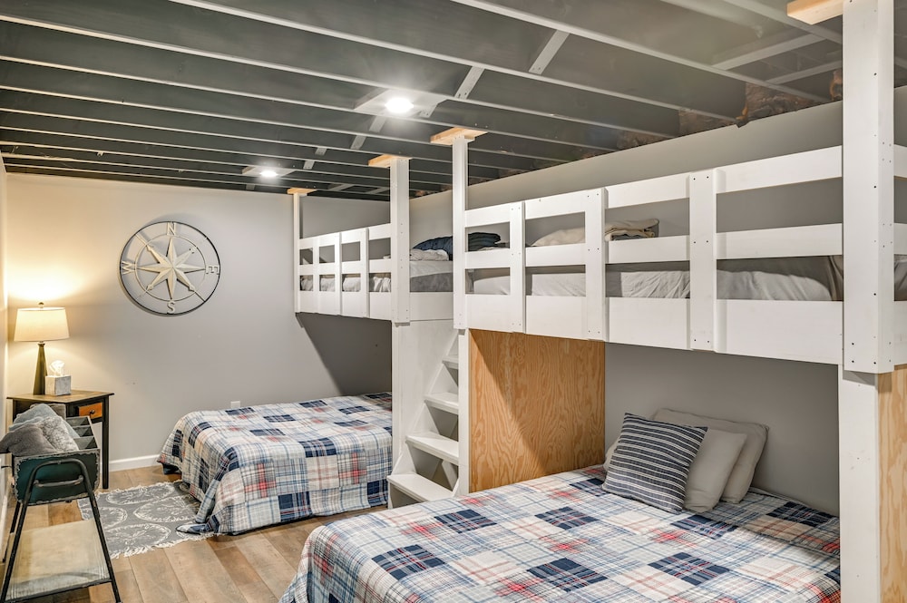 Crooked Lake Escape Near Skiing, Farms & Festivals