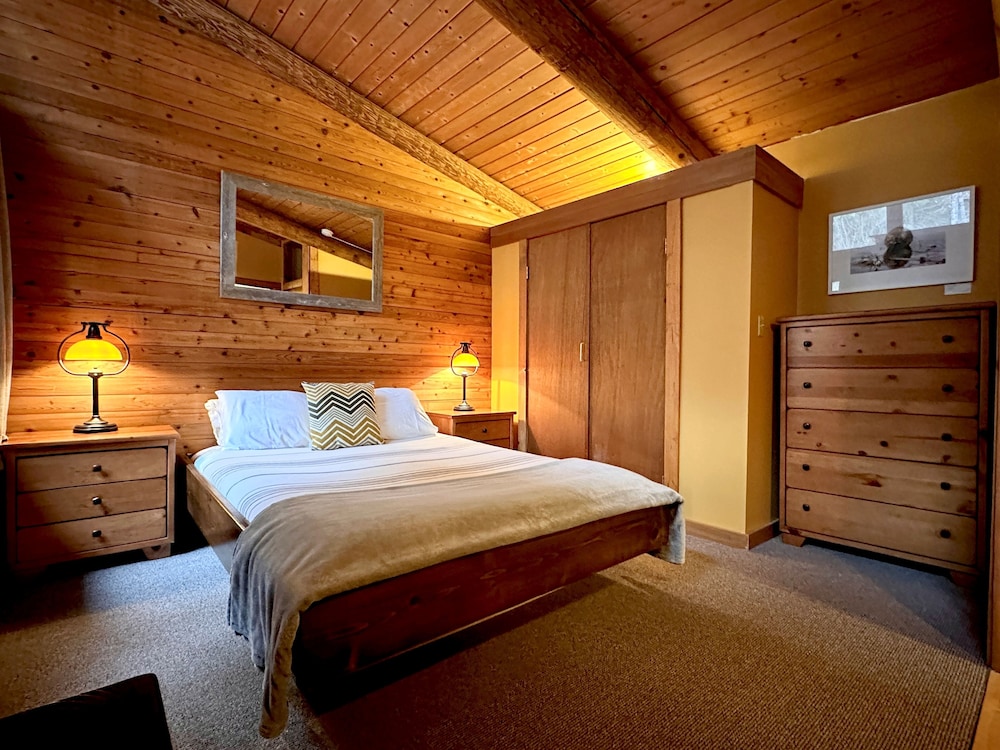 New Denver Lodge 12