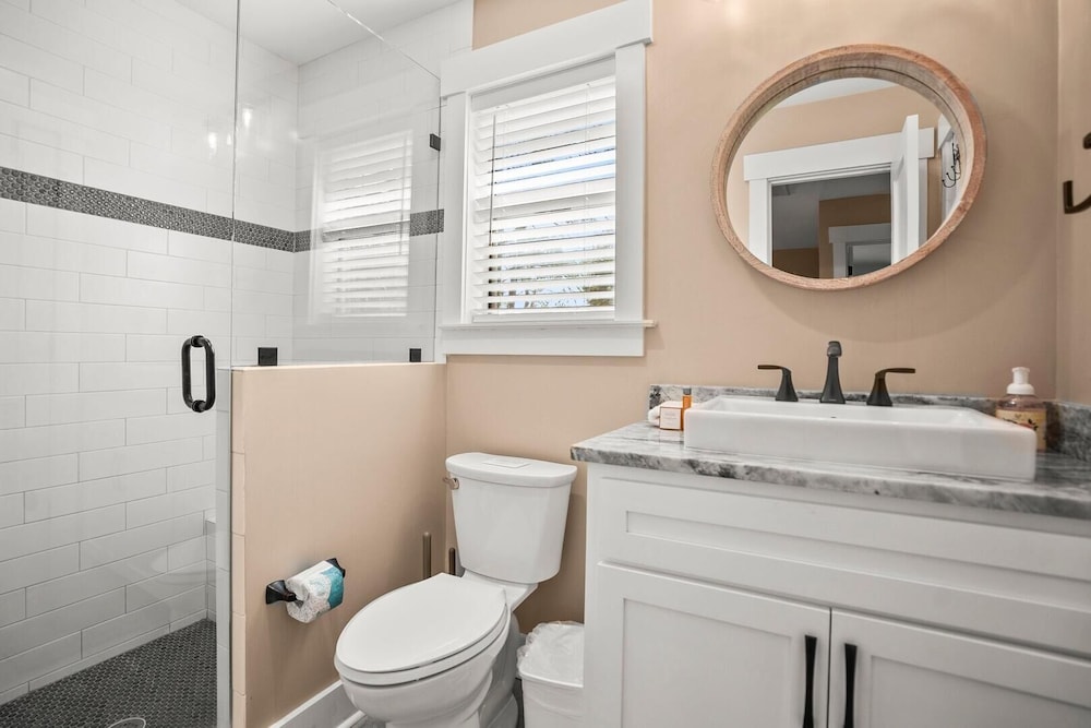 Beautiful 3 Bedroom, 2.5 Bath Home on the North Side of the Island