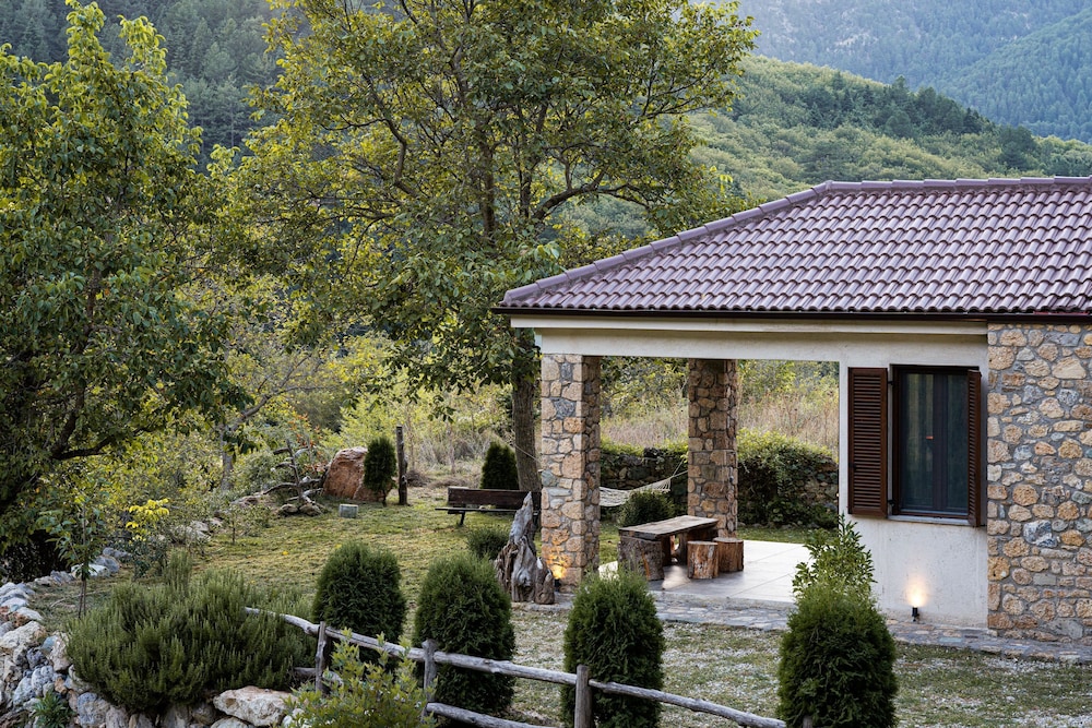 Hidden Stone Chalet
