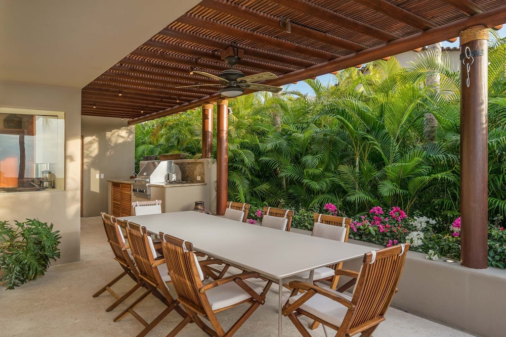 Four Seasons 2038 Teulu Golf Beach Club