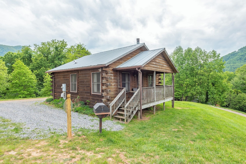 Engadine Inn  Cabins - Property Image 47