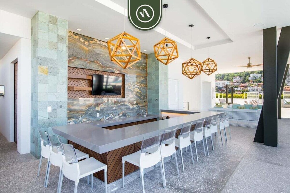 Amazing 1BR Penthouse With Balcony - Gym - Pool