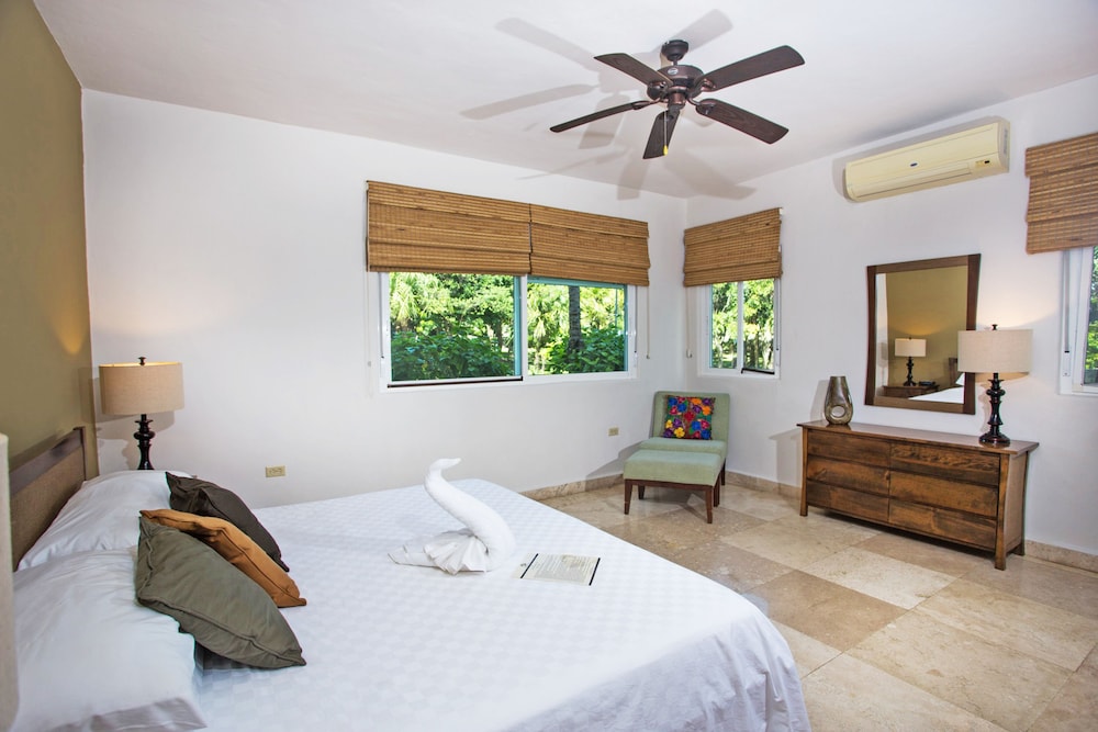 Villa Izcalli by PRP view 3