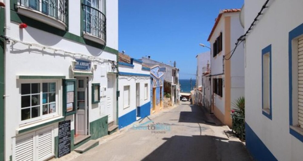 Studio Free Parking 300m Walking to Beach Burgau view 3