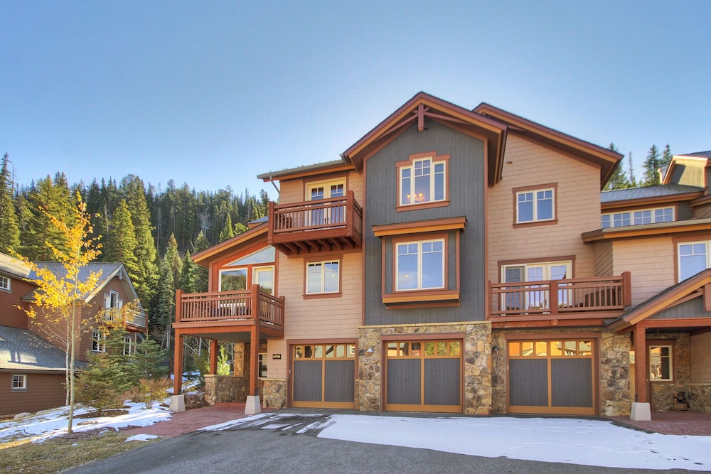 6508 Settlers Creek Townhomes