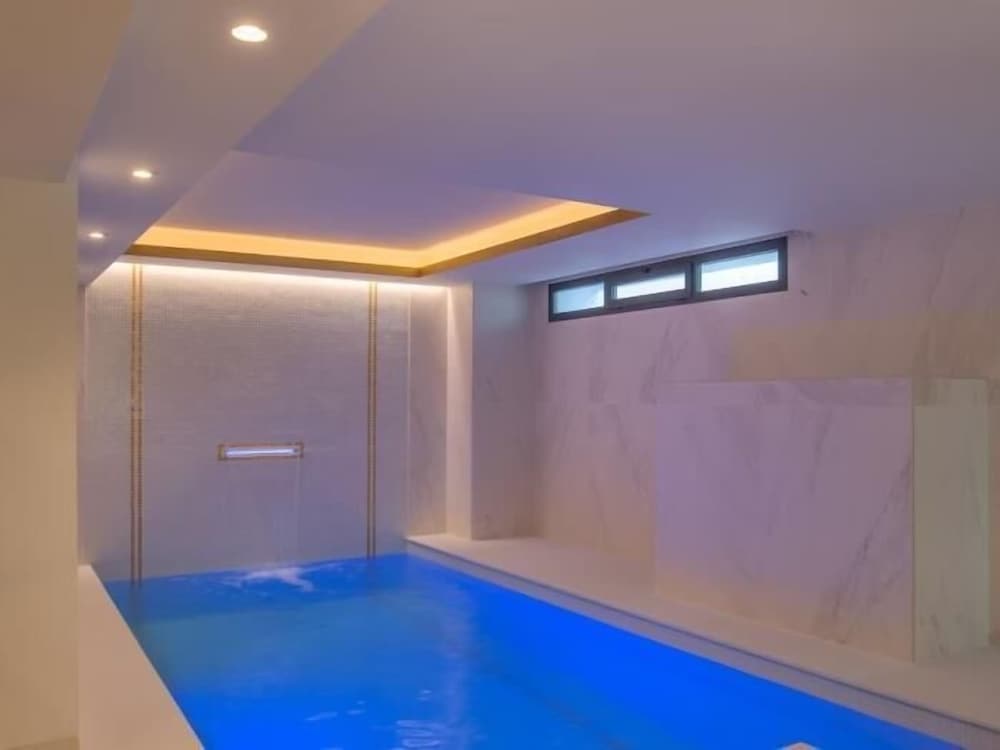 Sunrise Villa Marbella by Lodgerstrip