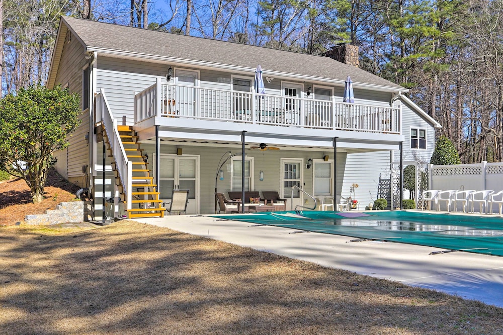 Immaculate Suwanee House w/ Pool & Game Room! view 3