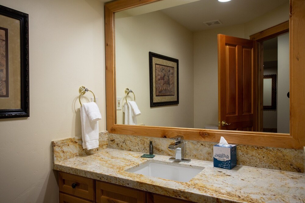 Trail's End Lodge at Deer Valley Resort - One Bedroom Residence with Spa #305 1 Condo