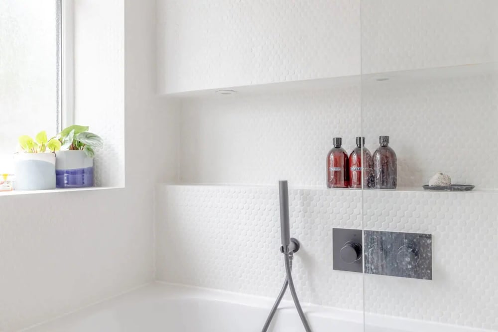 Newly Renovated 2 Bedroom Apartment in Earlsfield With Garden