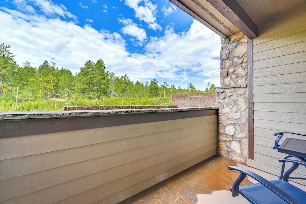 2 Mi to Dtwn & Nau: Flagstaff Condo w/ Patio! view 4