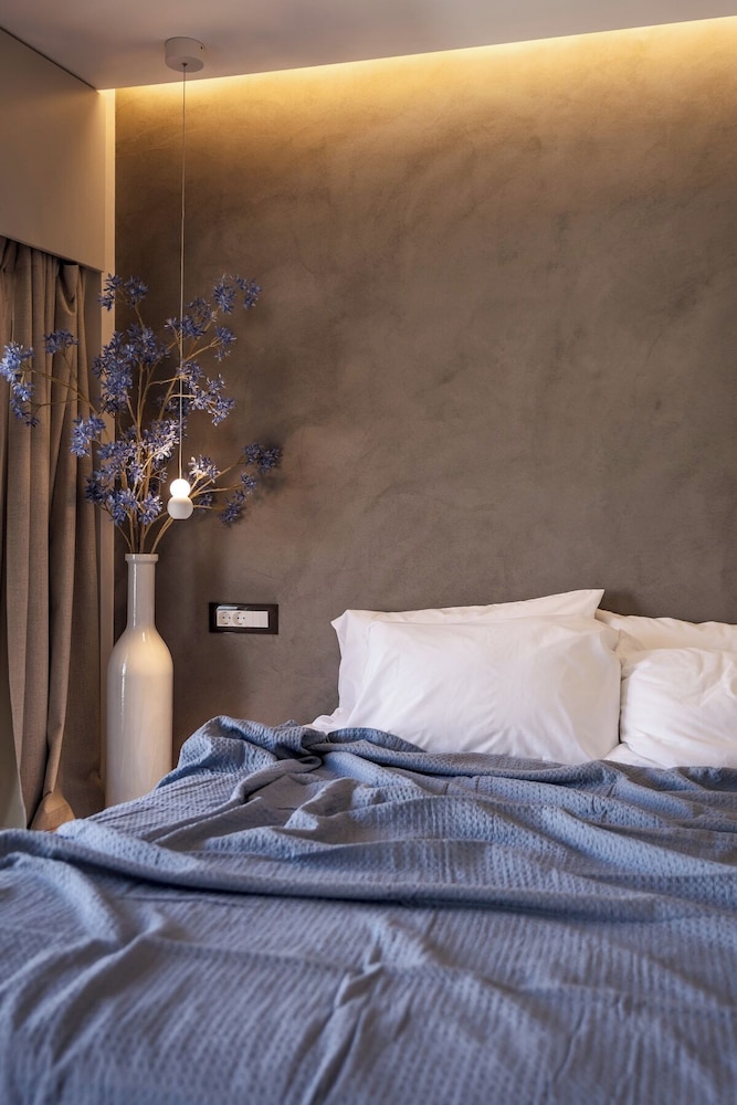 Kira Elegant City Nest