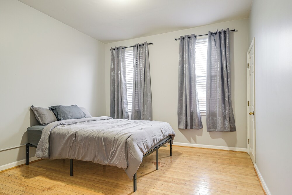 4 Mi to Inner Harbor & Jhu: Baltimore Townhome!