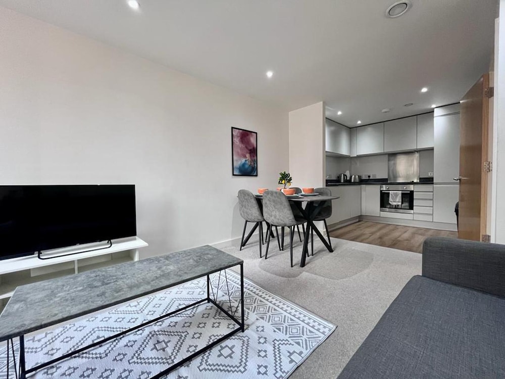 Stunning City Centre Apartment - Sleeps 4