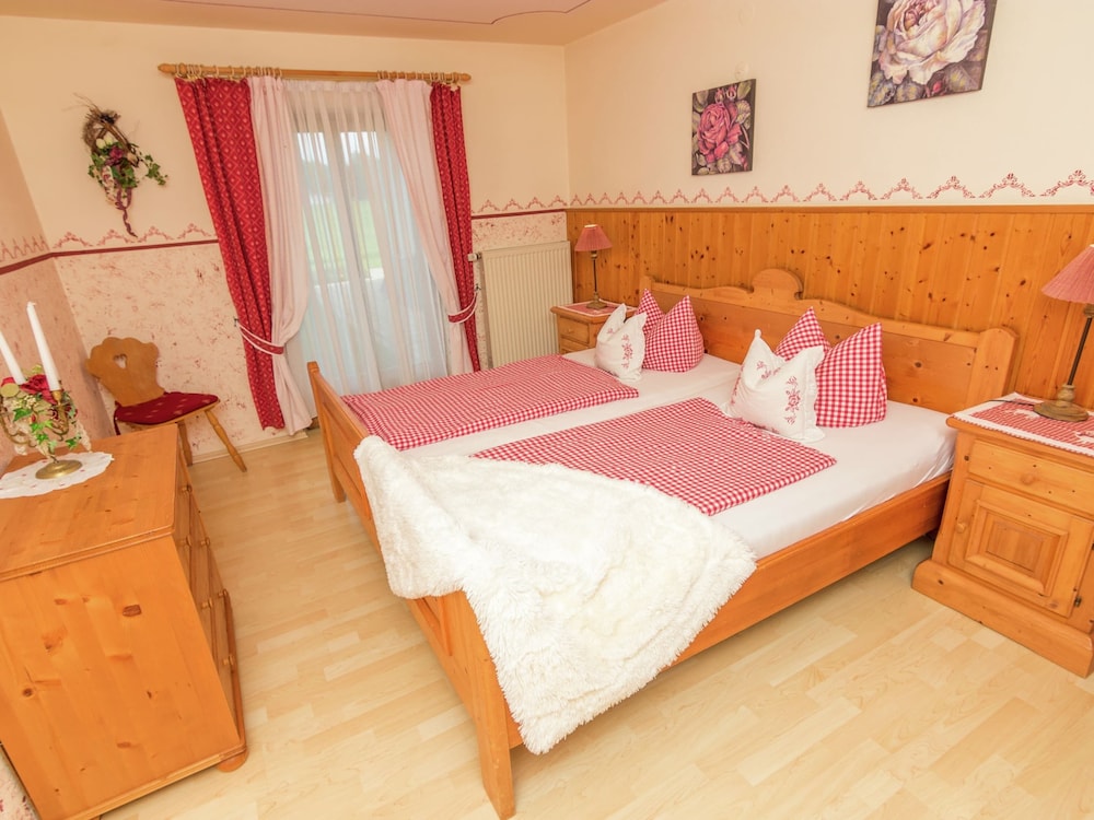 Spacious 4 Person Holiday Home near Chiemsee